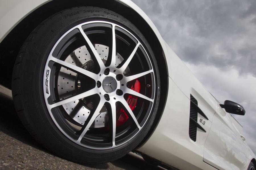  Mercedes-Benz SLS AMG GT 2013 года  (фото 77 из 110)
